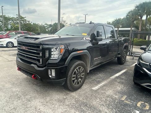 Used 2023 GMC Sierra 2500 AT4 w/ AT4 Premium Plus Package AWD/4WD image 3