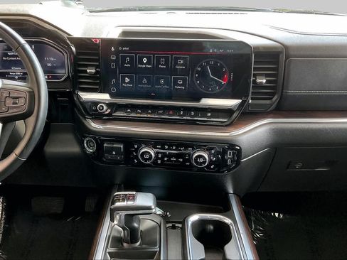 Used 2024 GMC Sierra 1500 SLT w/ SLT Premium Plus Package AWD/4WD image 7