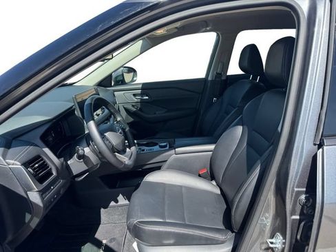 Used 2026 Nissan Rogue SL AWD/4WD image 9