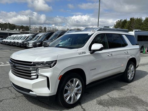 Used 2024 Chevrolet Tahoe High Country w/ Premium Package image 4