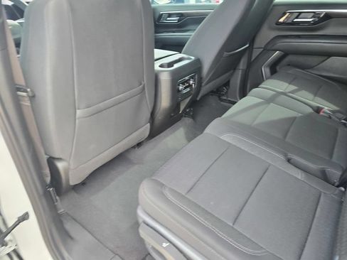 Used 2025 Chevrolet Tahoe LS RWD image 12