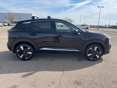 New 2025 Nissan Kicks SR w/ Illumination Package image 7