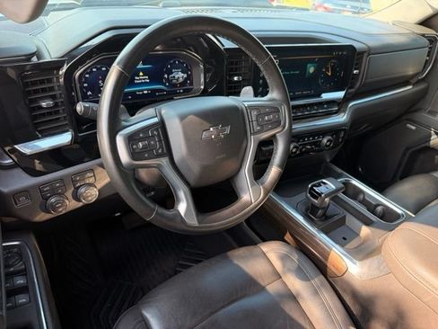 Used 2023 Chevrolet Silverado 1500 LT Trail Boss w/ LT Trail Boss Premium Package AWD/4WD image 23