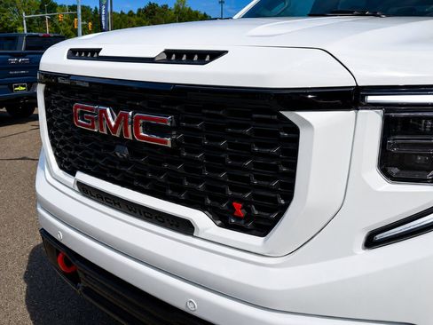 New 2025 GMC Sierra 1500 AT4 w/ AT4 Premium Package AWD/4WD image 7