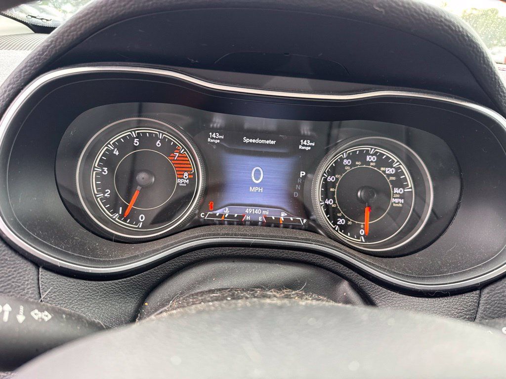 Used 2022 Jeep Cherokee Trailhawk AWD/4WD image 11