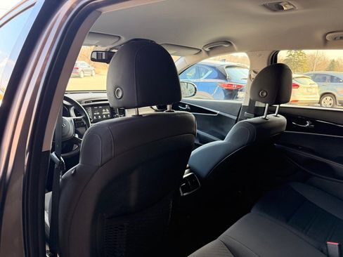 Used 2019 Kia Sorento L w/ LX Convenience Package image 10