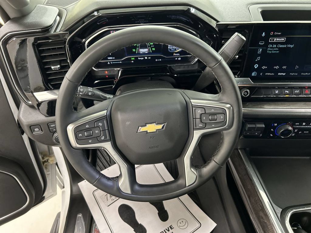 Used 2025 Chevrolet Silverado 2500 LTZ w/ LTZ Plus Package AWD/4WD image 4
