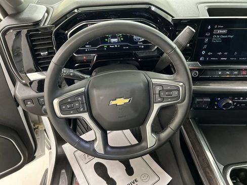 Used 2025 Chevrolet Silverado 2500 LTZ w/ LTZ Plus Package AWD/4WD image 4