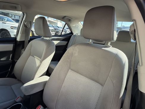 Used 2016 Toyota Corolla image 21
