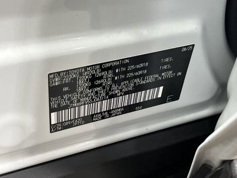Used 2025 Toyota RAV4 XLE Premium AWD/4WD image 32