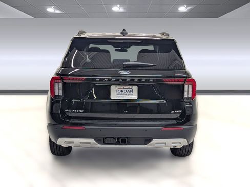 New 2026 Ford Explorer Active w/ Active Comfort Package image 8