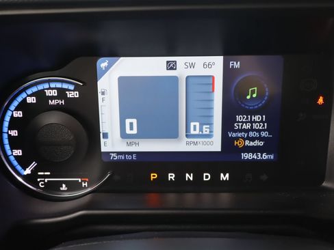Used 2022 Ford Bronco Outer Banks w/ Sasquatch Package AWD/4WD image 8
