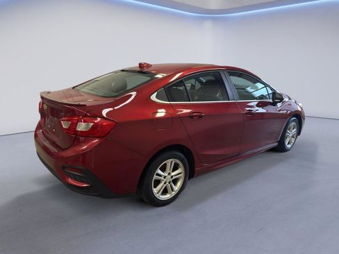 Used 2017 Chevrolet Cruze LT w/ RS Package FWD image 6