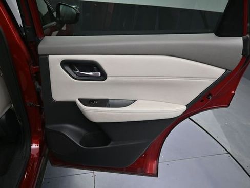 Used 2023 Nissan Rogue SL AWD/4WD image 30