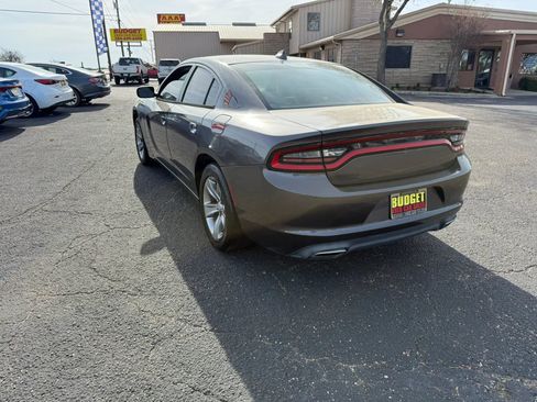 Used 2016 Dodge Charger SXT RWD image 7