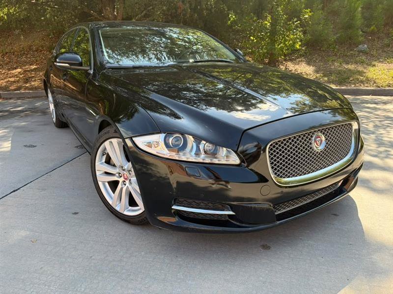 Used 2014 Jaguar XJ L Portfolio RWD image 1