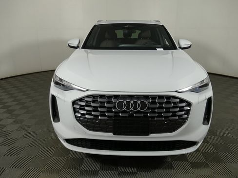 Used 2025 Audi Q5 Premium w/ Convenience Package image 8