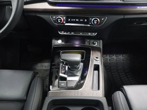 Certified 2025 Audi Q5 e Premium Plus w/ Premium Plus Package image 20