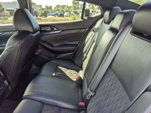 Used 2023 Nissan Maxima SR w/ Sport Mat Group image 17