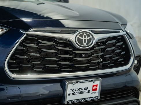 Used 2022 Toyota Highlander Limited AWD/4WD image 12
