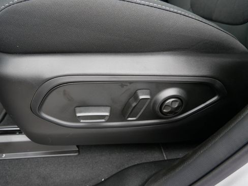 New 2025 Jeep Grand Cherokee Laredo X w/ Luxury Tech Group I image 9