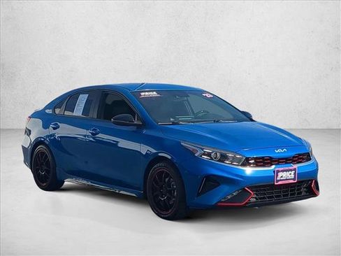 Used 2023 Kia Forte GT-Line FWD image 3