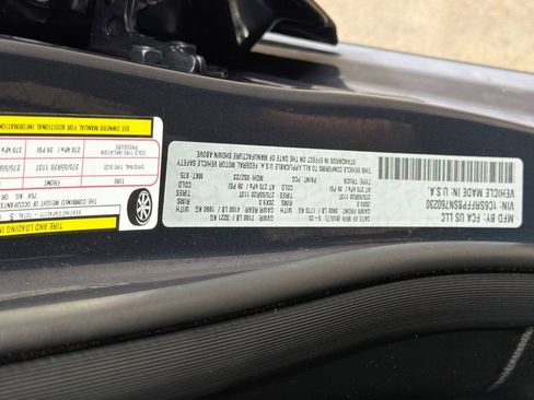 Used 2025 RAM 1500 Big Horn AWD/4WD image 36
