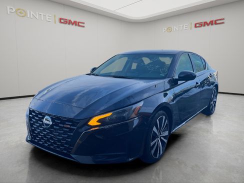 Used 2023 Nissan Altima 2.5 SR image 4