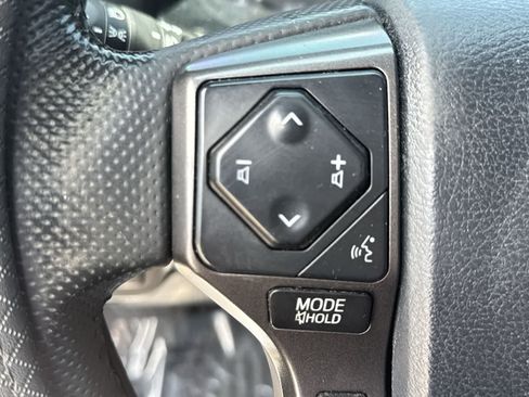 Used 2017 Toyota Tacoma TRD Sport w/ Premium & Technology Package RWD image 28
