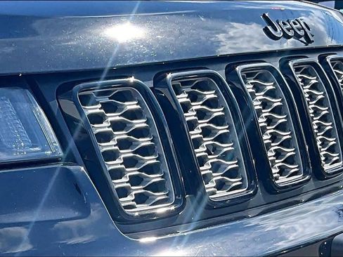 Used 2019 Jeep Grand Cherokee Altitude image 28