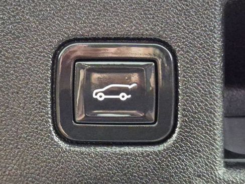 Used 2019 Chevrolet Equinox LT FWD image 27