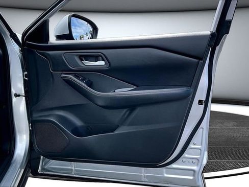 Certified 2024 Nissan Rogue SV image 27