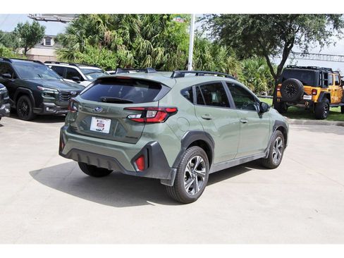 Used 2026 Subaru Crosstrek 2.5i Premium AWD/4WD image 6