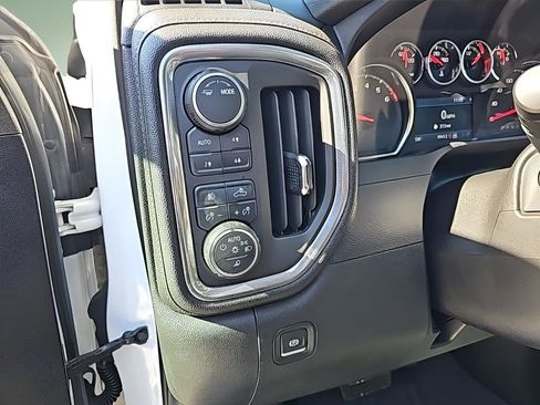 Used 2020 Chevrolet Silverado 1500 LT Trail Boss image 12