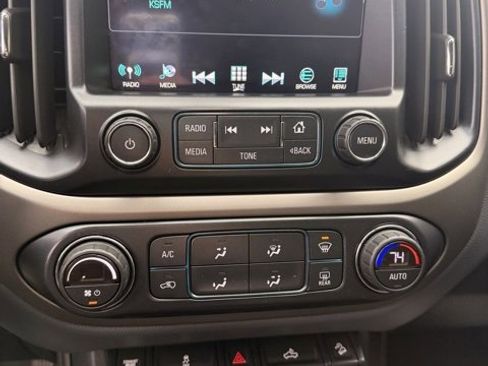 Used 2017 Chevrolet Colorado Z71 image 9