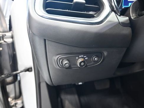 Used 2021 Chevrolet Equinox LT AWD/4WD image 23