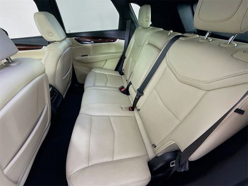 Used 2019 Cadillac XT5 Premium Luxury image 25