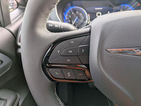 New 2026 Chrysler Pacifica Limited w/ Uconnect Theater Family Group image 13