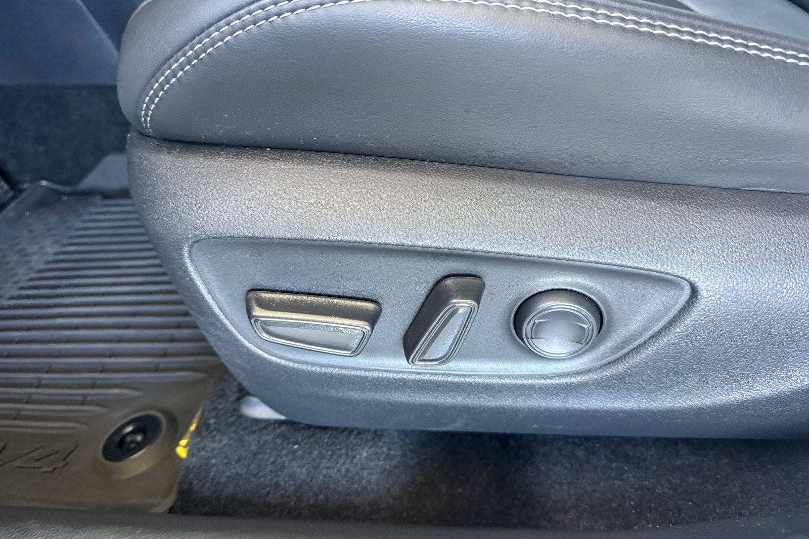 Certified 2025 Toyota RAV4 XLE Premium AWD/4WD image 15