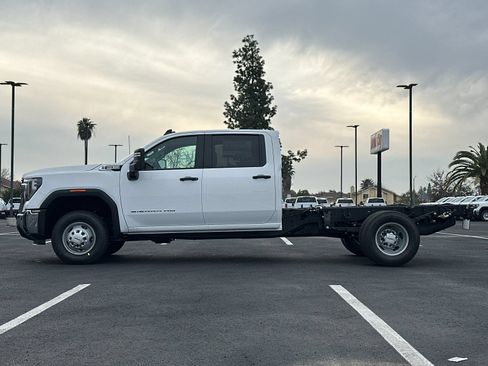 New 2026 GMC Sierra 3500 Pro w/ Convenience Package RWD image 7