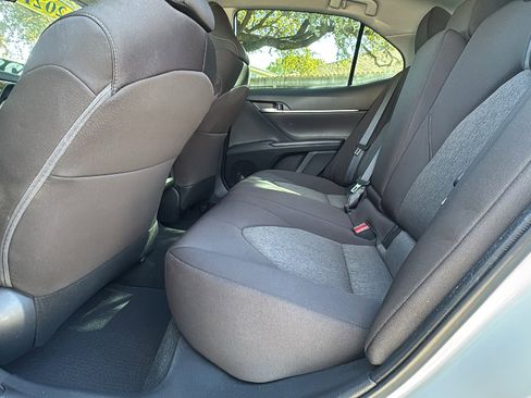 Used 2021 Toyota Camry LE image 10