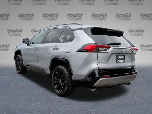 Used 2022 Toyota RAV4 SE AWD/4WD image 9