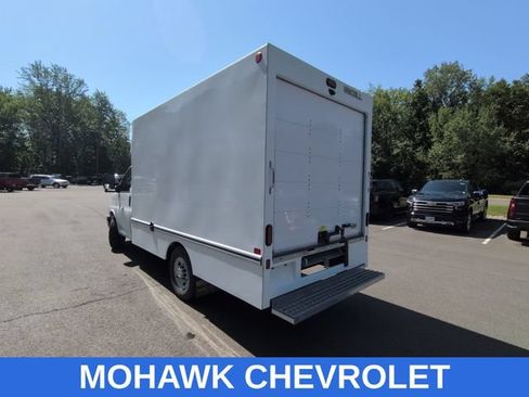 Used 2025 Chevrolet Express 3500 w/ Power Convenience Package RWD image 3