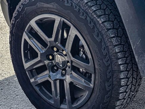 Used 2025 Chevrolet Colorado Trail Boss AWD/4WD image 7