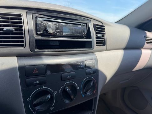 Used 2005 Toyota Corolla LE w/ Audio Value Pkg FWD image 20