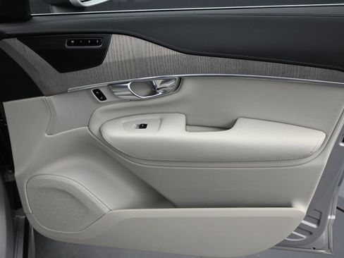 Certified 2025 Volvo XC90 B6 Ultra w/ Protection Package AWD/4WD image 14
