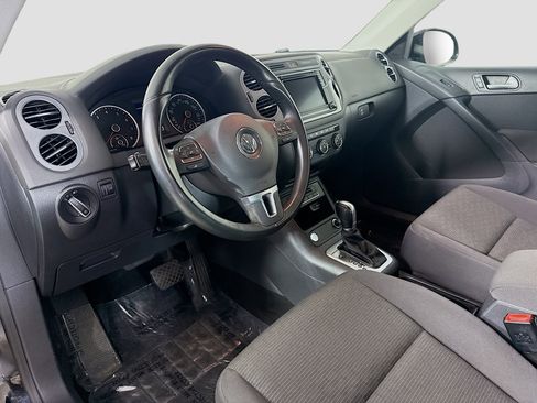 Used 2017 Volkswagen Tiguan S image 23