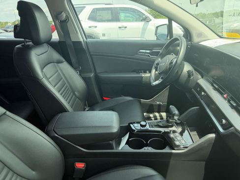 Used 2025 Kia Sportage SX FWD image 14