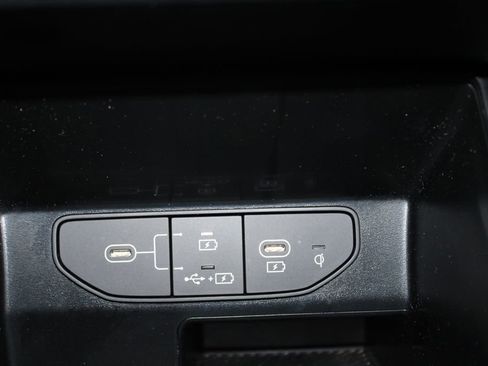 Used 2024 Kia Sorento S image 43