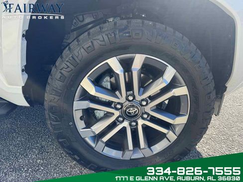 Used 2025 Toyota 4Runner Limited image 35